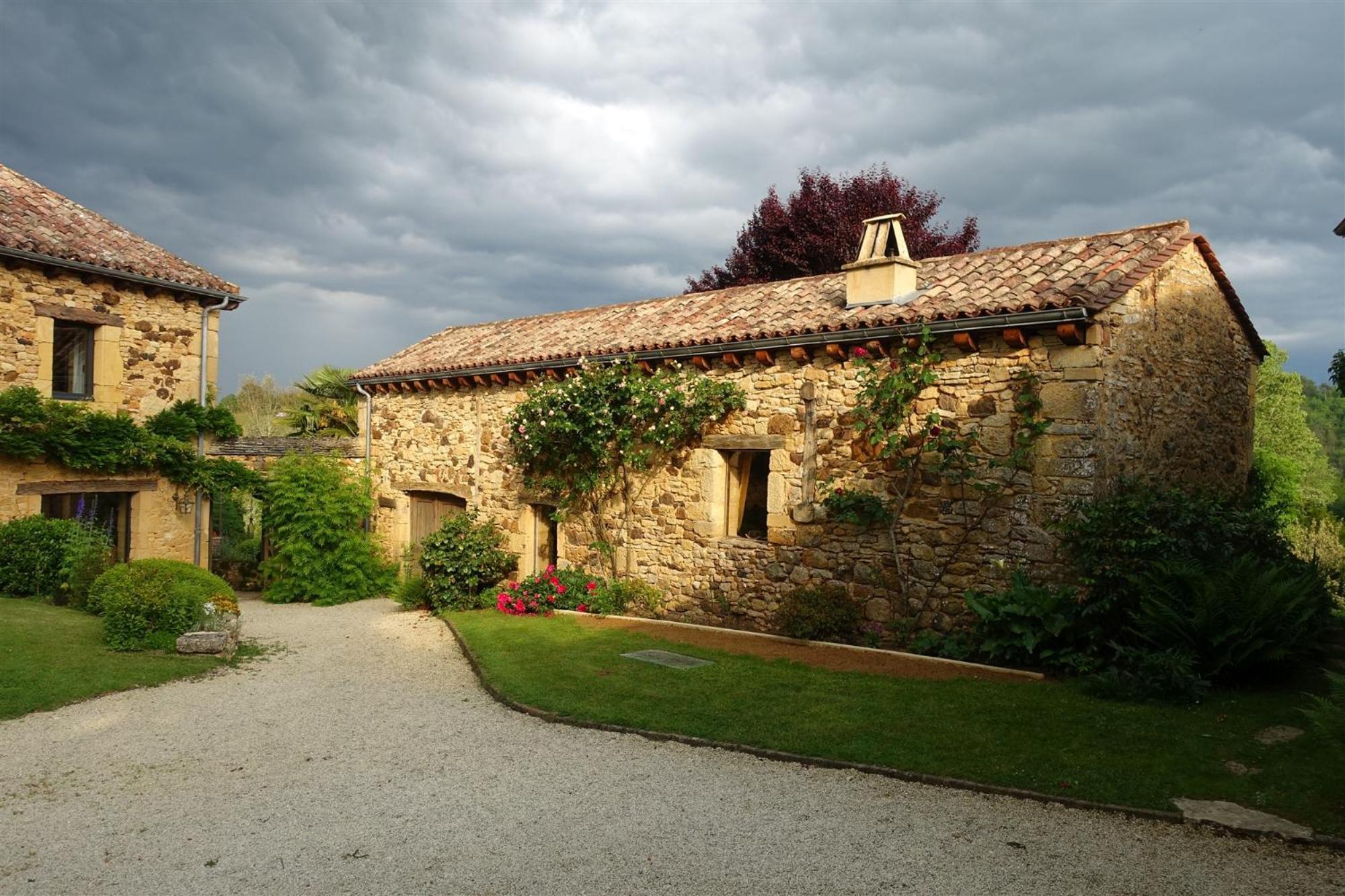 Domaine De Cournet Haut, A 17Th Century Property Set On A Calm, Idyllic Domain With Pool, Tennis, Bikes And More Les Vauries المظهر الخارجي الصورة